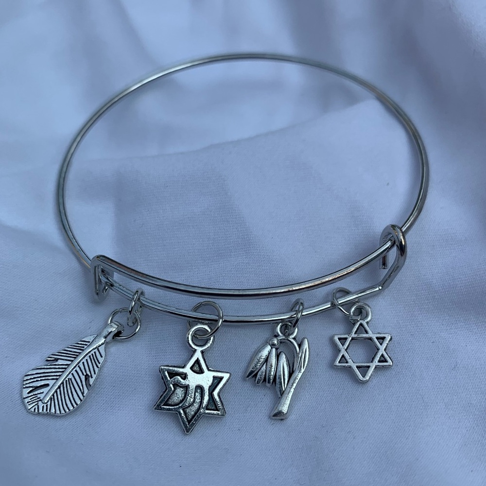 Brand New! Handmade! Adjustable Charm Bangle Bracelet! - Picture 4 of 7